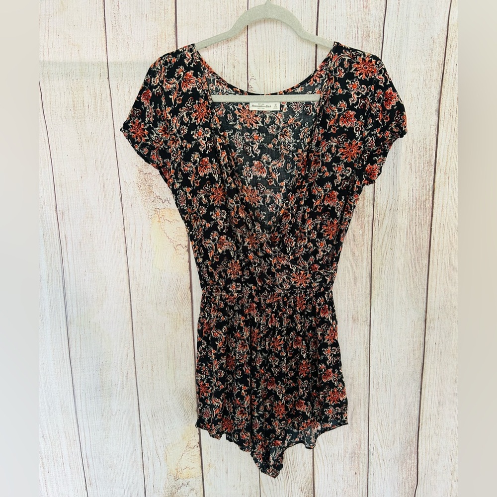 Abercrombie & Fitch Women’s Black Orange Floral V-Neck Surplice Front Romper M
